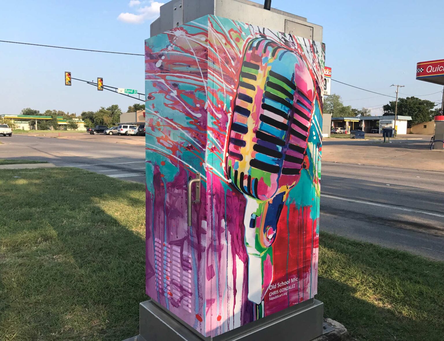 traffic control box environmental wrap with artistic mic on it